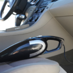 Gambar Cara mengusir kecoa di mobil pakai alat alami